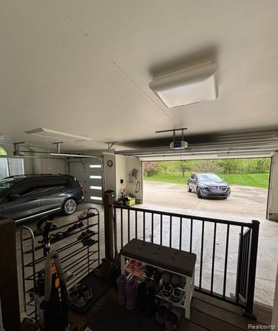 9035 N Island Drive, Flushing, MI 48433