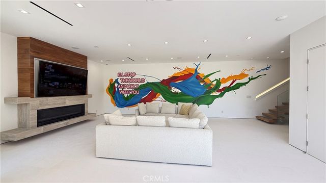 3901 Avenida Del Sol, Studio City, CA 91604