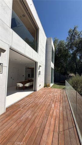 3901 Avenida Del Sol, Studio City, CA 91604