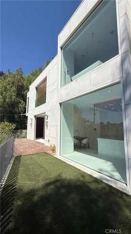 3901 Avenida Del Sol, Studio City, CA 91604
