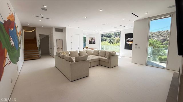 3901 Avenida Del Sol, Studio City, CA 91604