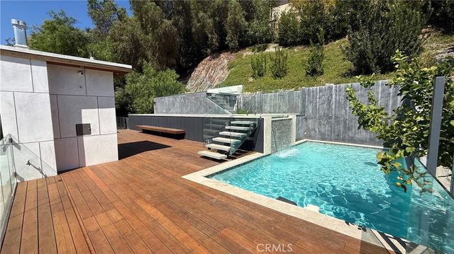 3901 Avenida Del Sol, Studio City, CA 91604