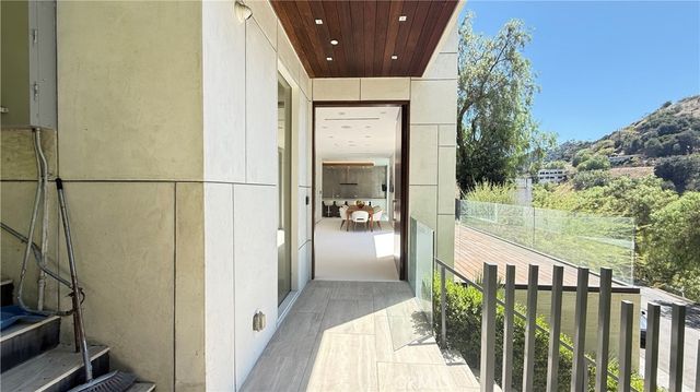 3901 Avenida Del Sol, Studio City, CA 91604
