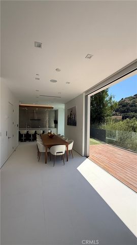 3901 Avenida Del Sol, Studio City, CA 91604