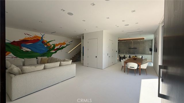 3901 Avenida Del Sol, Studio City, CA 91604
