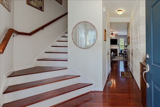 7277 Charlotte Pike Unit 323, Nashville, TN 37209