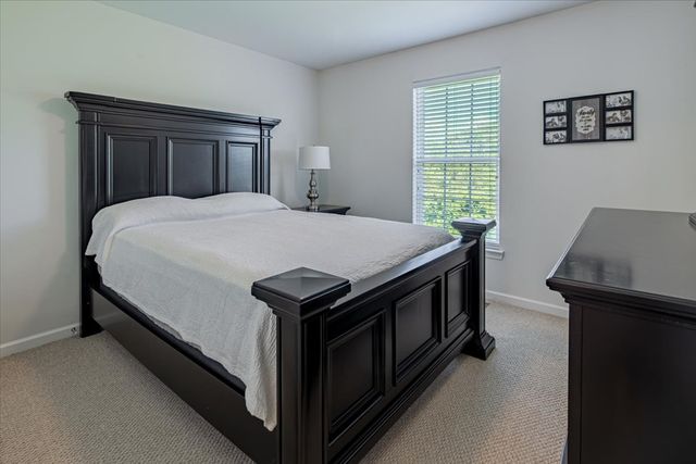 7277 Charlotte Pike Unit 323, Nashville, TN 37209