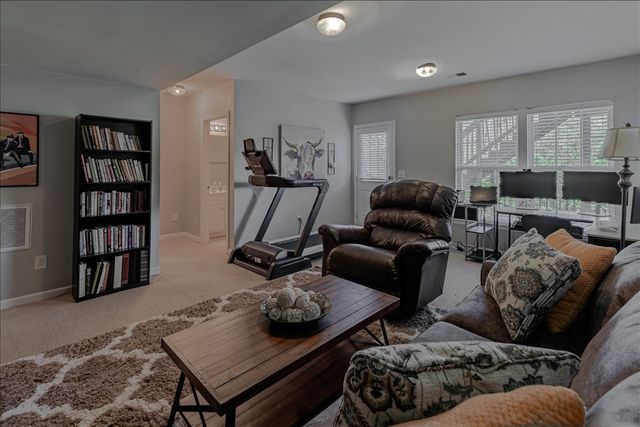 7277 Charlotte Pike Unit 323, Nashville, TN 37209