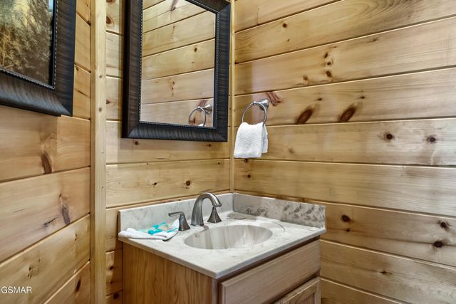 1246 Bird Nest Way, Sevierville, TN 37862