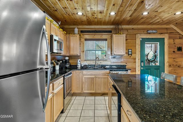 1246 Bird Nest Way, Sevierville, TN 37862