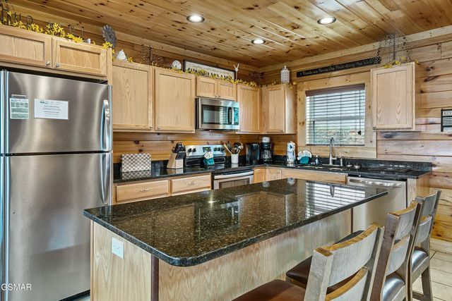 1246 Bird Nest Way, Sevierville, TN 37862