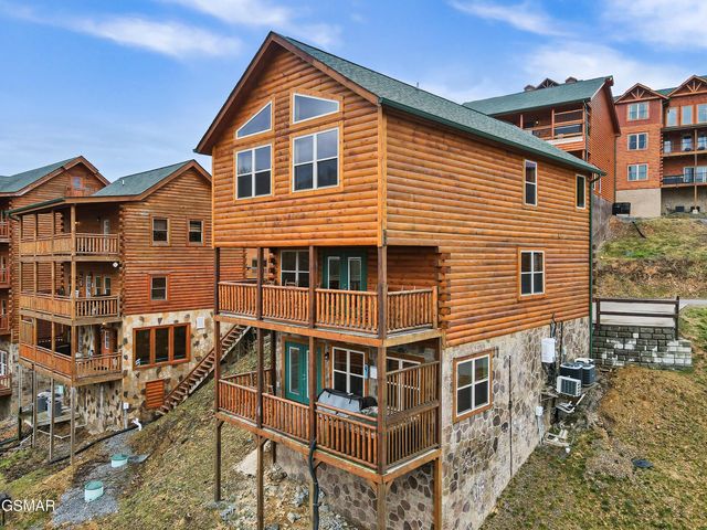 1246 Bird Nest Way, Sevierville, TN 37862