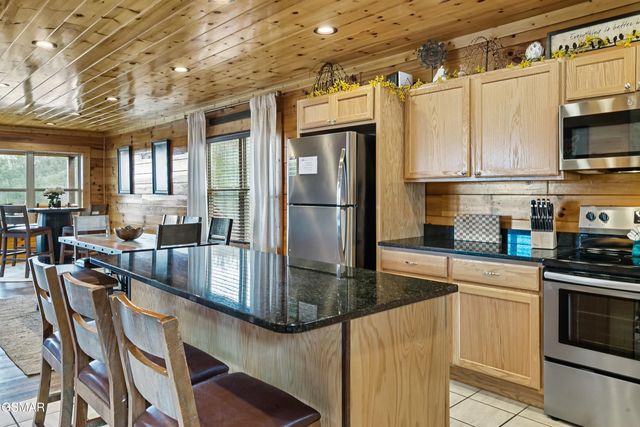 1246 Bird Nest Way, Sevierville, TN 37862