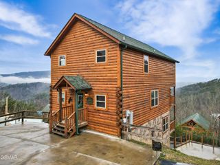 1246 Bird Nest Way, Sevierville, TN 37862