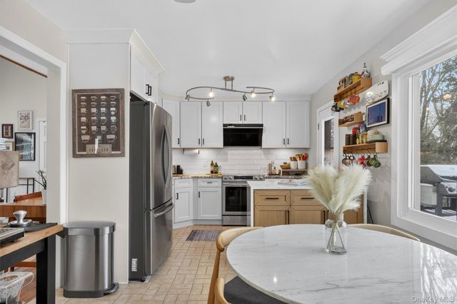 5 Larch Court, Poughkeepsie, NY 12603