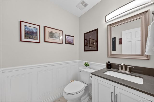 5 Larch Court, Poughkeepsie, NY 12603