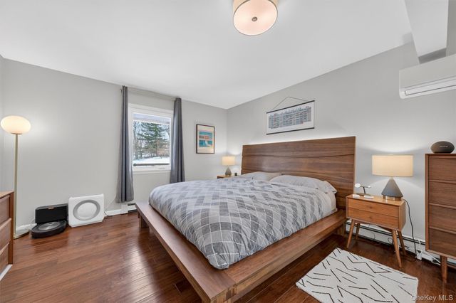 5 Larch Court, Poughkeepsie, NY 12603