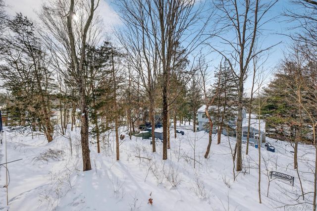 5 Larch Court, Poughkeepsie, NY 12603