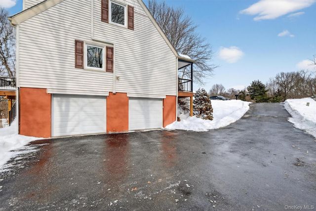 5 Larch Court, Poughkeepsie, NY 12603