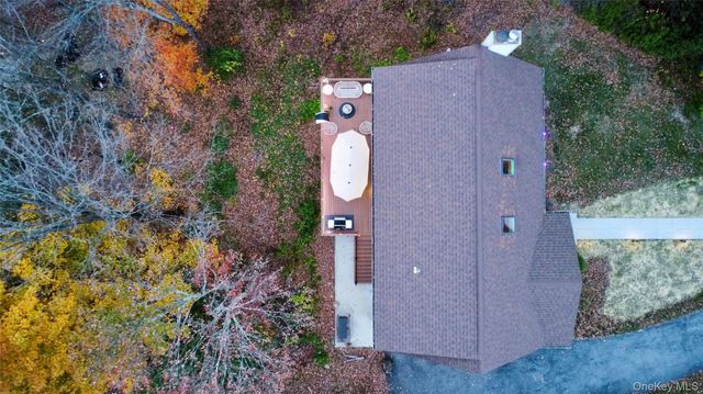 5 Larch Court, Poughkeepsie, NY 12603