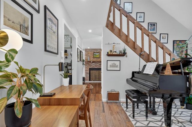 5 Larch Court, Poughkeepsie, NY 12603