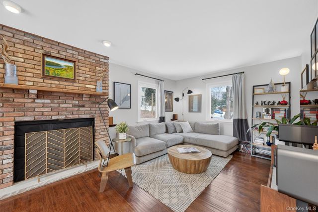 5 Larch Court, Poughkeepsie, NY 12603