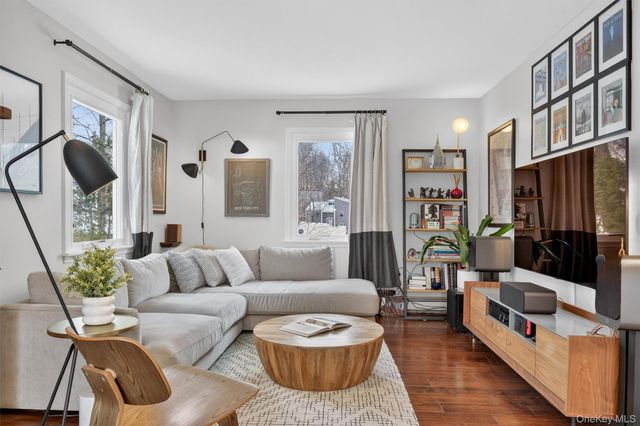 5 Larch Court, Poughkeepsie, NY 12603