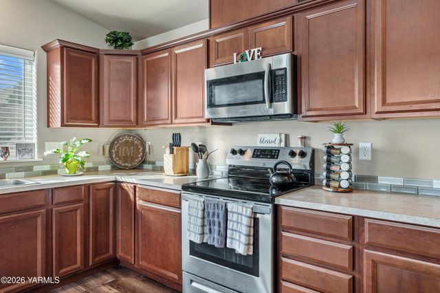 955 Southern Ave, Selah, WA 98942