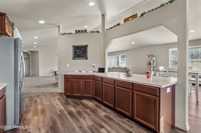 955 Southern Ave, Selah, WA 98942