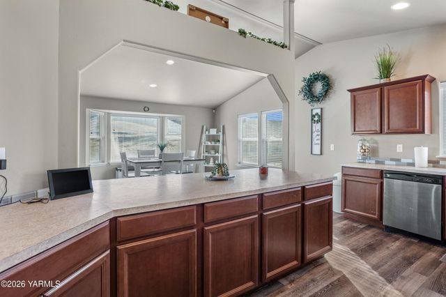 955 Southern Ave, Selah, WA 98942