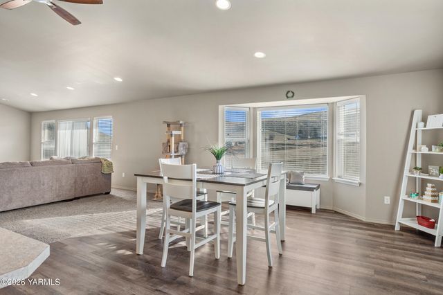 955 Southern Ave, Selah, WA 98942