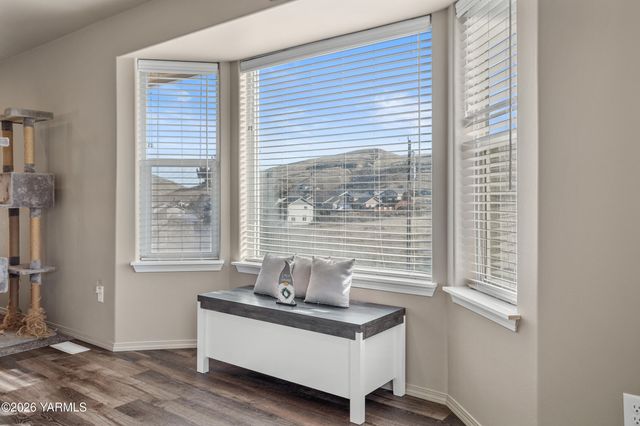 955 Southern Ave, Selah, WA 98942