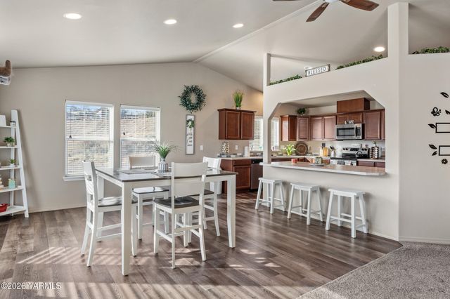 955 Southern Ave, Selah, WA 98942