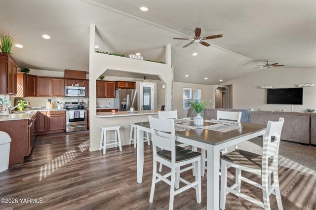 955 Southern Ave, Selah, WA 98942