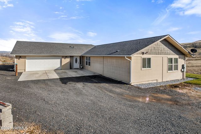 955 Southern Ave, Selah, WA 98942