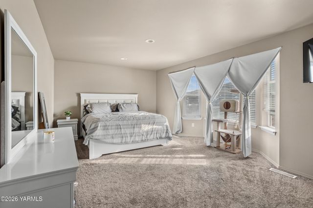 955 Southern Ave, Selah, WA 98942