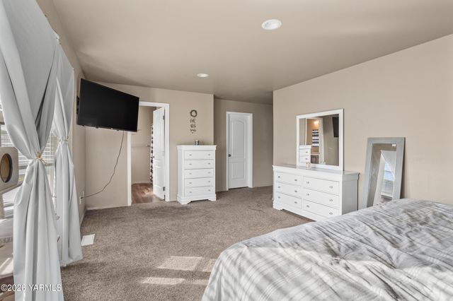 955 Southern Ave, Selah, WA 98942