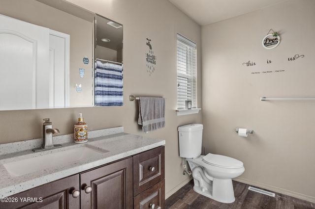 955 Southern Ave, Selah, WA 98942