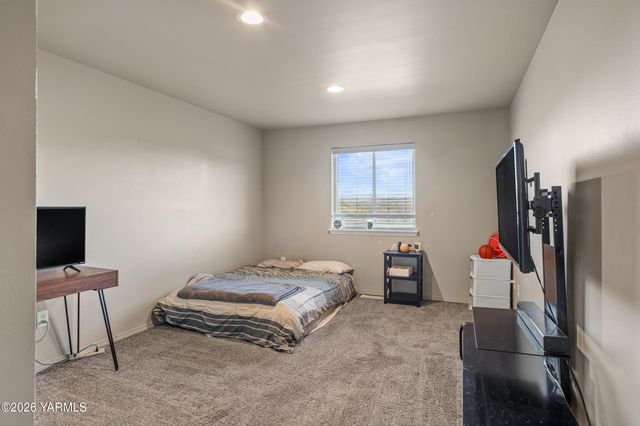 955 Southern Ave, Selah, WA 98942