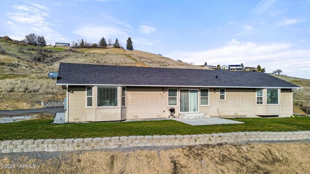955 Southern Ave, Selah, WA 98942
