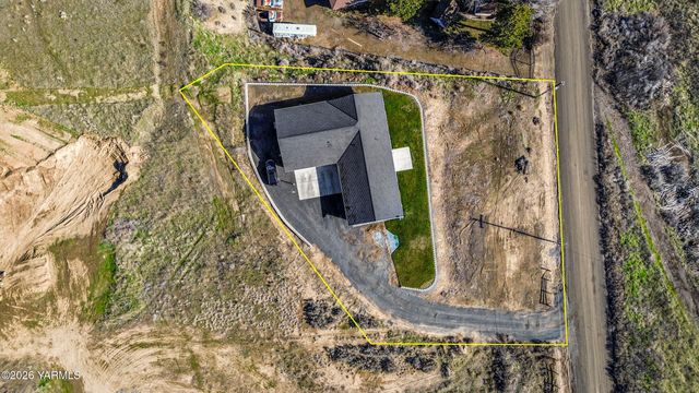 955 Southern Ave, Selah, WA 98942