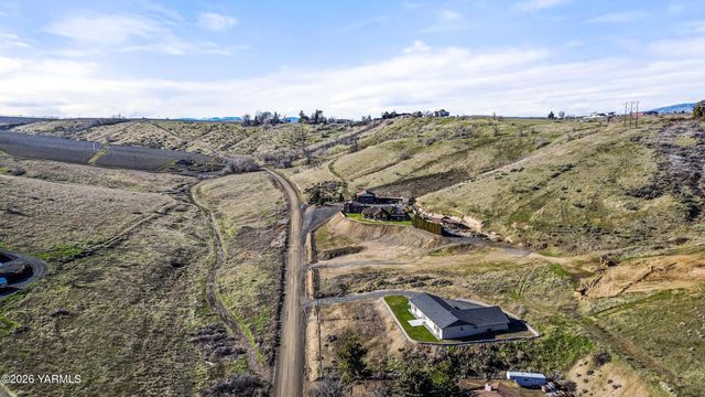 955 Southern Ave, Selah, WA 98942