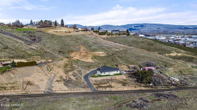 955 Southern Ave, Selah, WA 98942