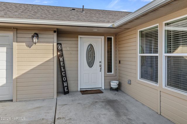 955 Southern Ave, Selah, WA 98942