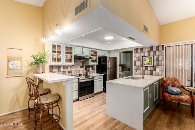 20006 N BROKEN ARROW Drive, Sun City West, AZ 85375