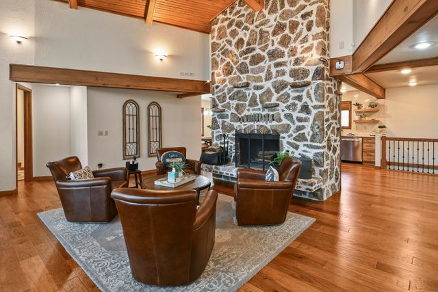 499 Turkey Tree Road, Galena, MO 65656