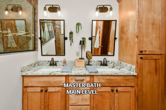 499 Turkey Tree Road, Galena, MO 65656