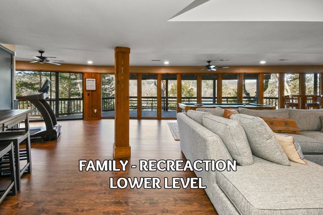 499 Turkey Tree Road, Galena, MO 65656