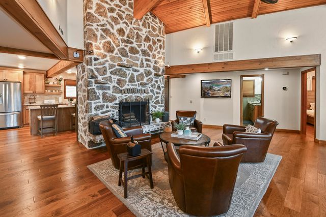 499 Turkey Tree Road, Galena, MO 65656