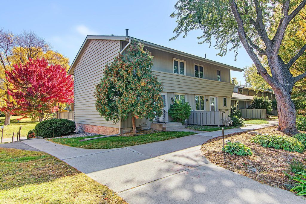214 Windsor Court, New Brighton, MN 55112 — photo 2